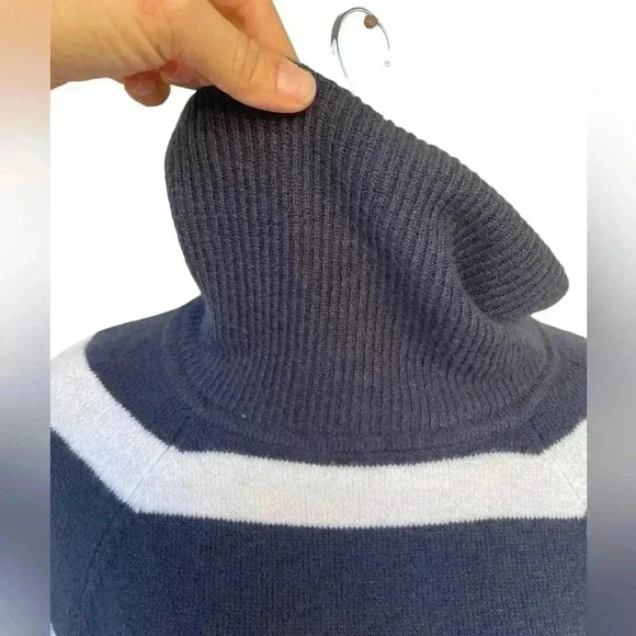 LOFT women’s STRIPED white navy blue POCKET COWL NECK SWEATER size small prelove - Picture 8 of 9